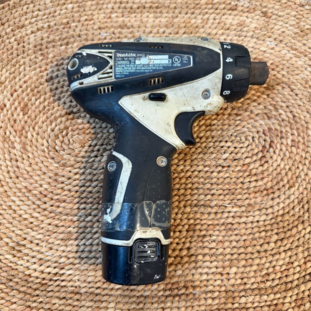 Makita DF030D 10.8V Cordless 1/4" Hex Driver Drill w/ BL1013 Battery Tested